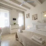 Academia Aparthotel