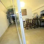 Academia 3*