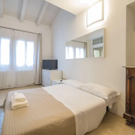 Academia Апарт-отель Бергамо