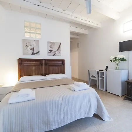 Academia Aparthotel