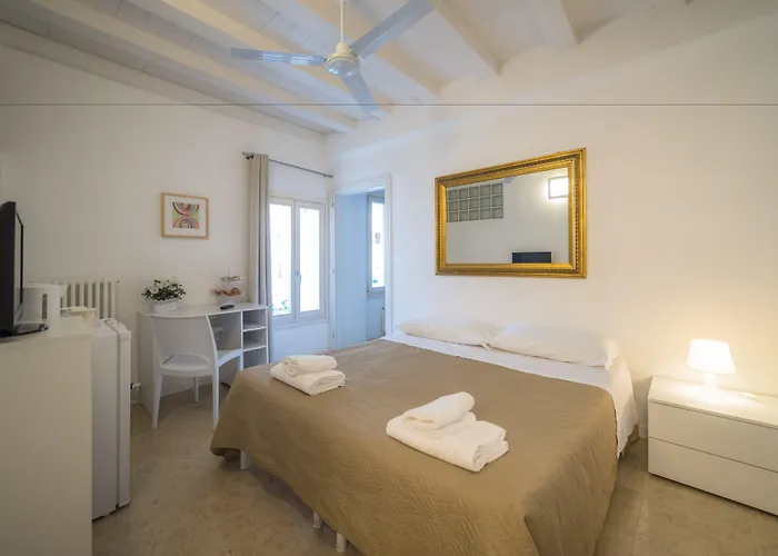 Academia Apartmanhotel 3*